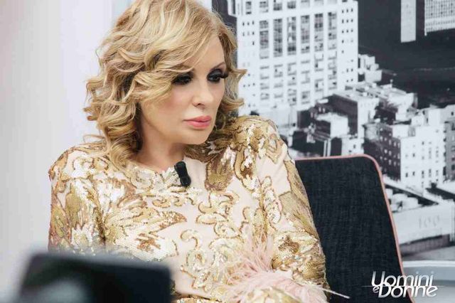 Tina Cipollari: Storia, Carriera e Curiosità da Scoprire