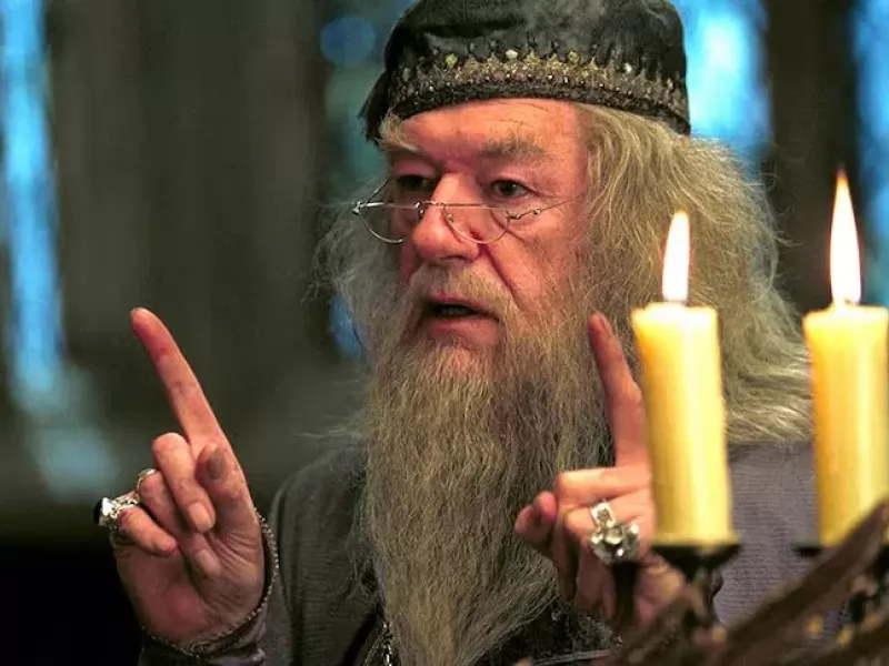 Le teorie più stravaganti sulla morte di Albus Silente in Harry Potter