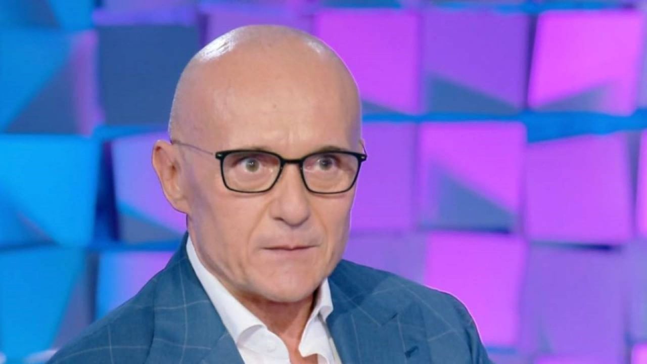 Alfonso Signorini si autosospende da Mediaset: le reazioni di Fabrizio Corona