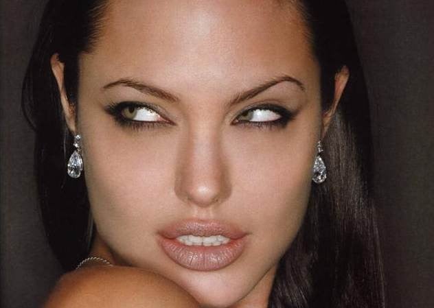Hackers: Il cult cyberpunk con Angelina Jolie torna a brillare su Netflix dopo 30 anni