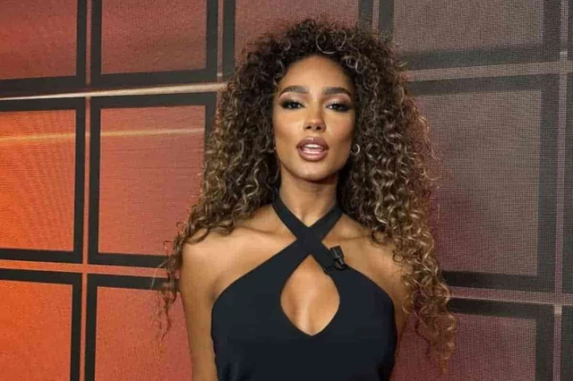 Samira Lui sorprende Gerry Scotti con una battuta inaspettata a La ruota della fortuna