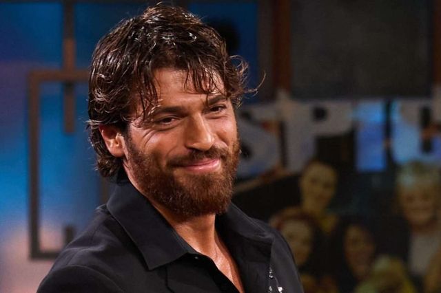 Can Yaman torna a Mediaset con una nuova serie su Canale 5 dopo il successo di Sandokan