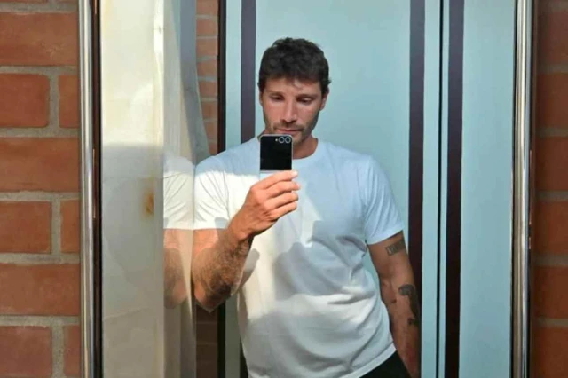 La Villa da Sogno di Stefano De Martino a Napoli: Un Angolo di Lusso nel Cuore della Città