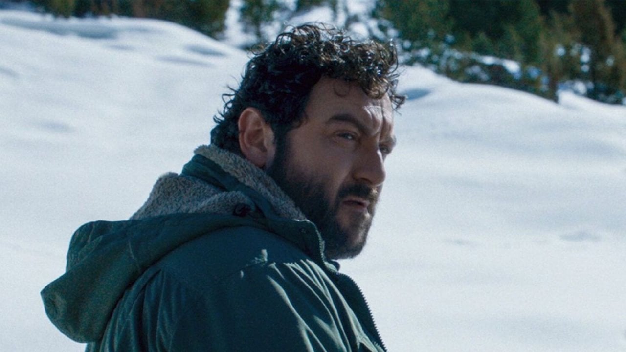 Sopravvissuti: Un Thriller di Sopravvivenza in Prima TV su Rai 4