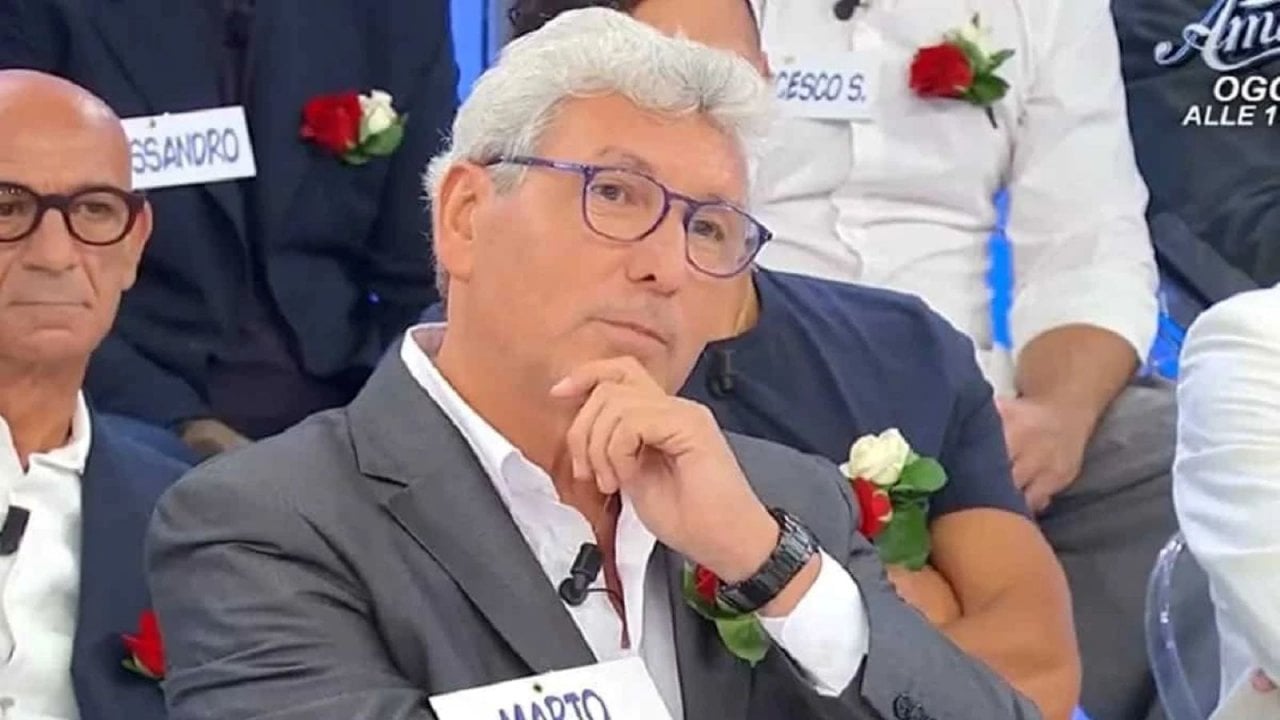 Uomini e Donne: Il Bacio di Mario e Maria Scatena il Caos in Studio